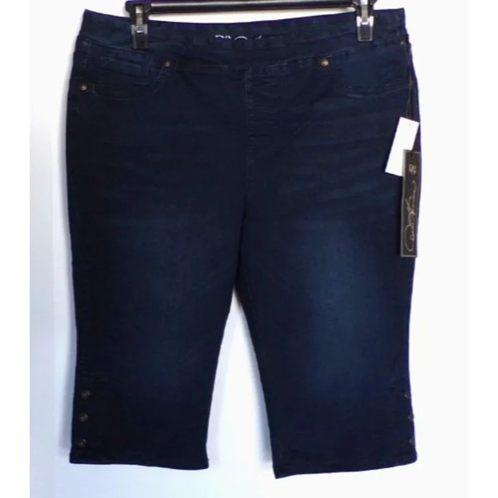 DG2 by Diane Gilman Women's Stretch Navy Denim Bermudas w/Button Accents PXL - Picture 1 of 3